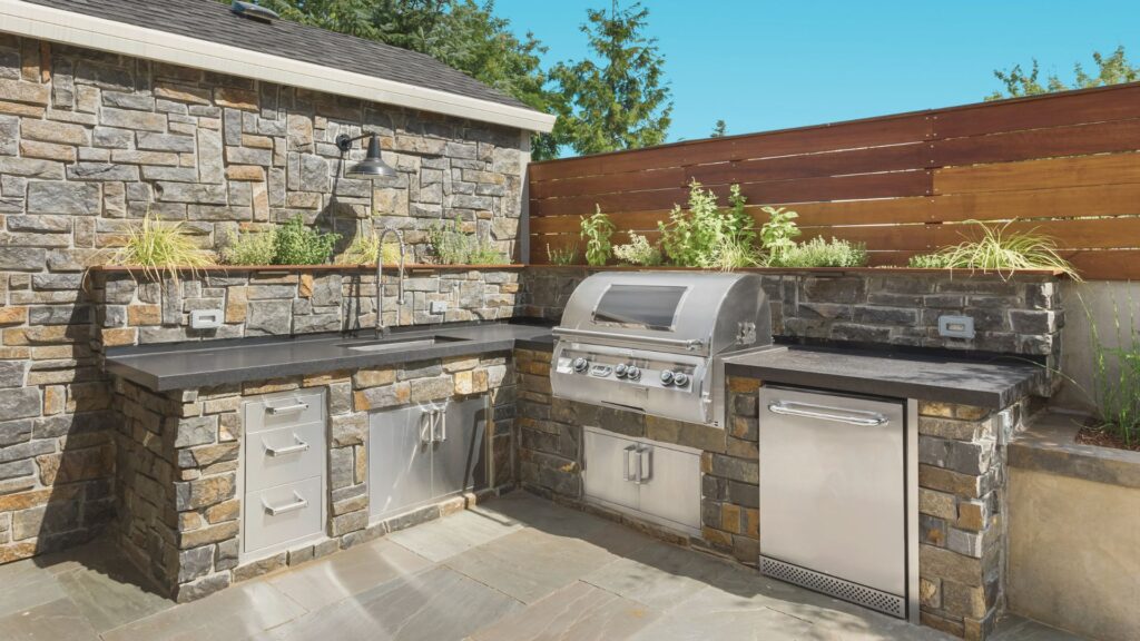 10 Must-Have Features for Your Dream Outdoor Kitchen